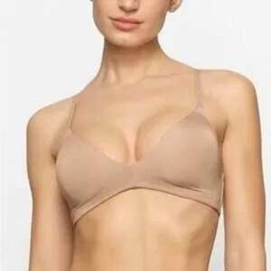 Skims Wireless Form T-shirt Bra in Mica 34C NWT